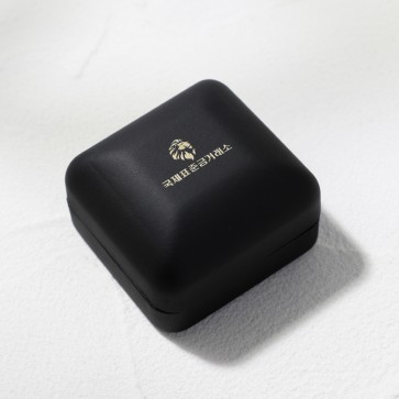 국제표준금거래소 오브제, 뱃지 케이스